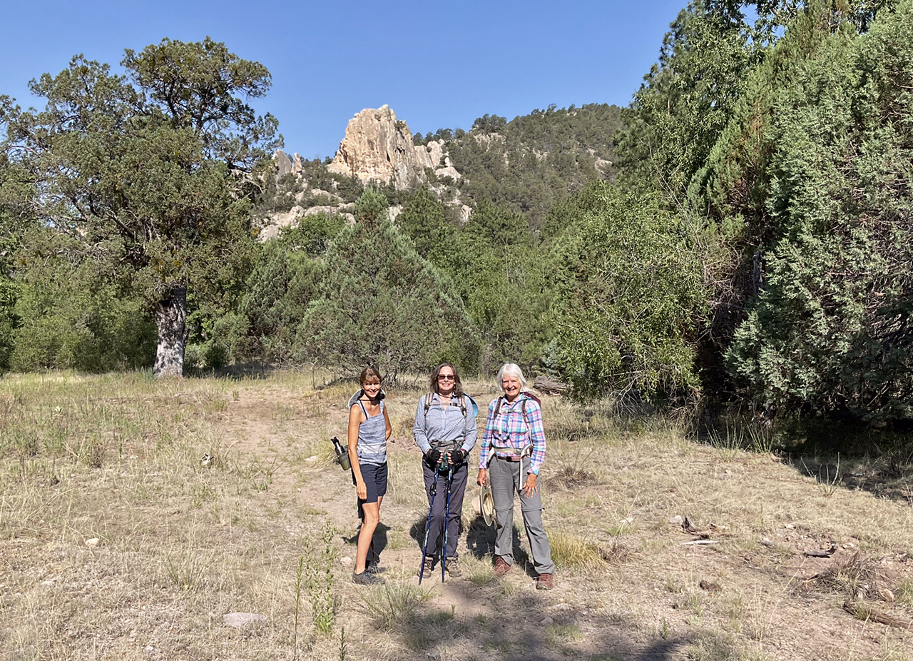 hiking ladies