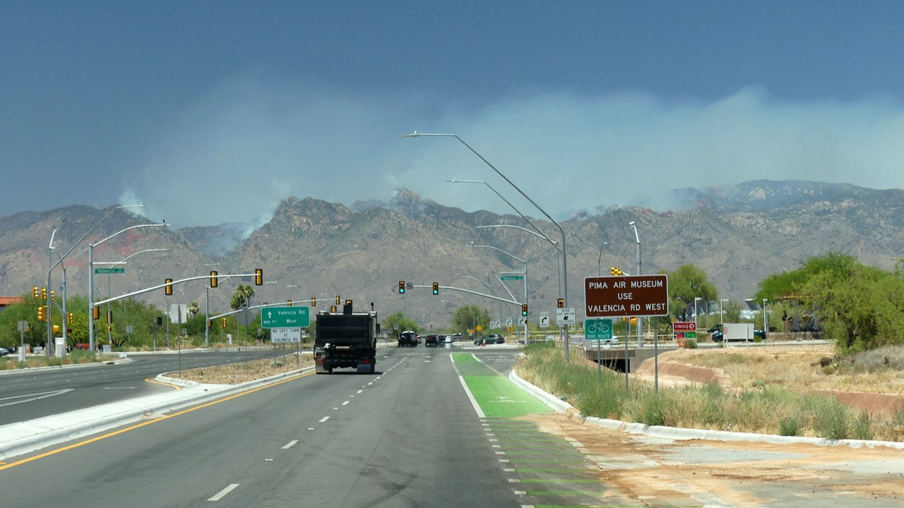 smoke plume from the Bighorn Fire