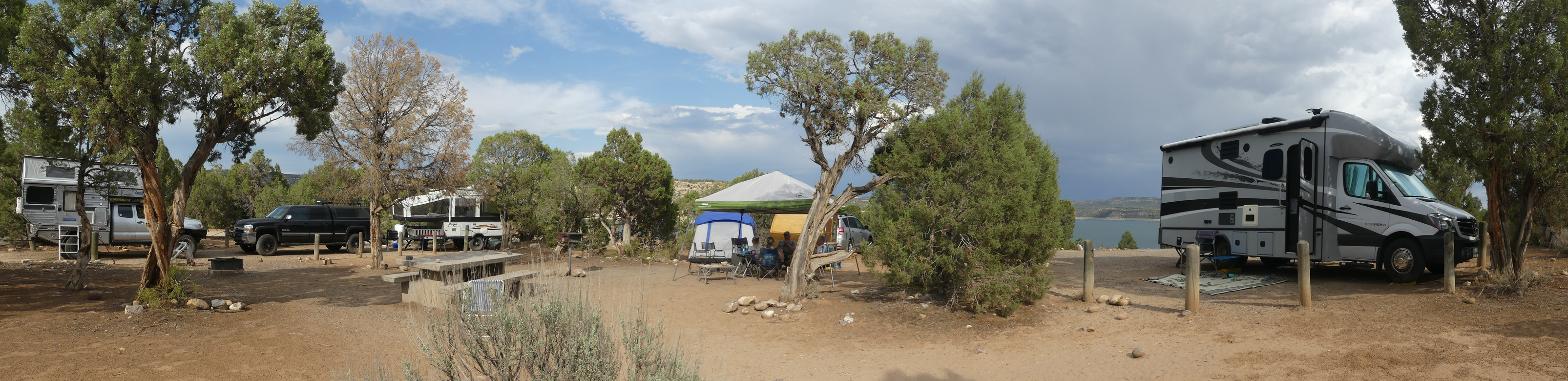 camping rigs at Navajo Lake