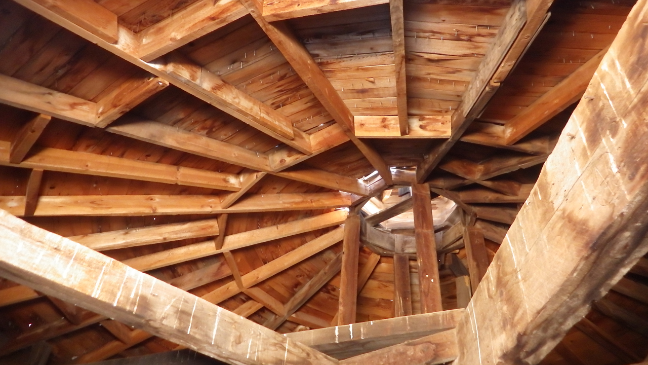 spring house ceiling