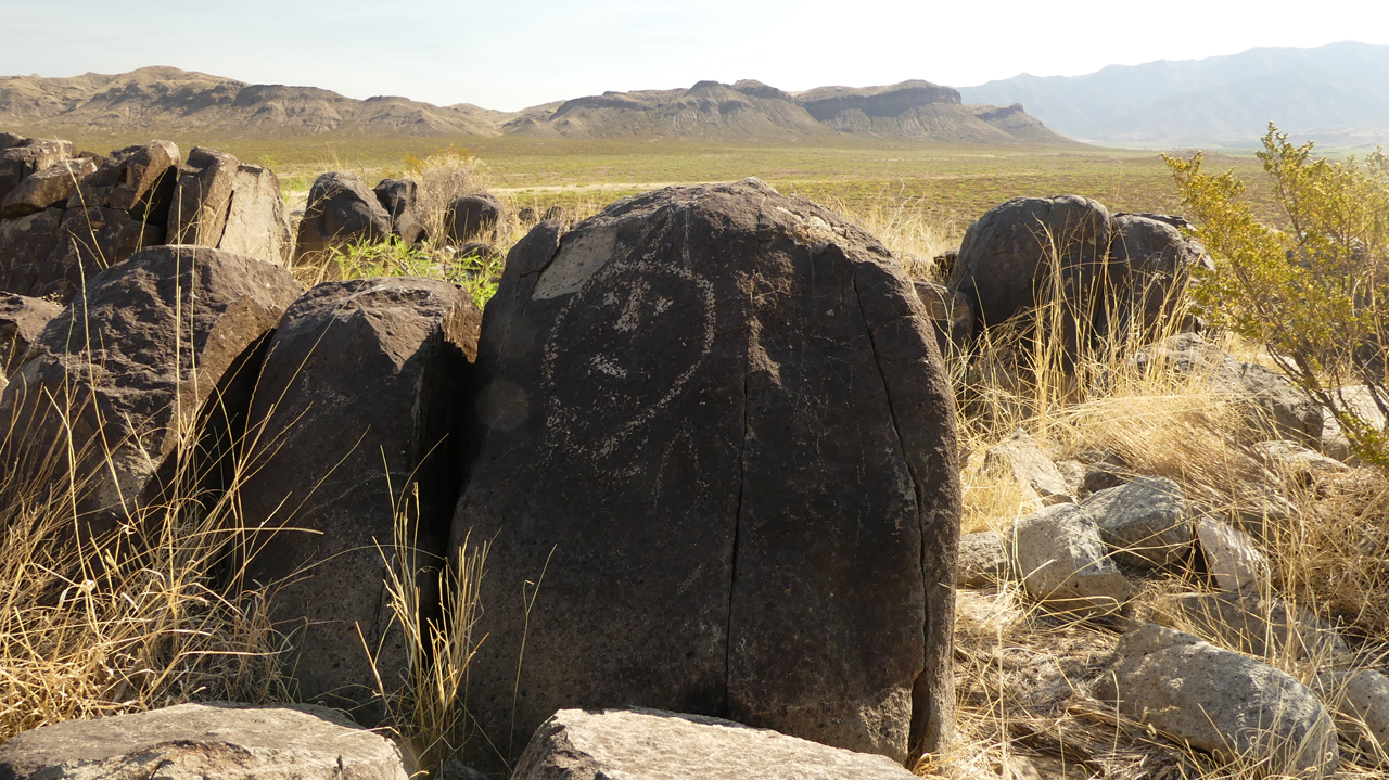 face or mask petroglyph