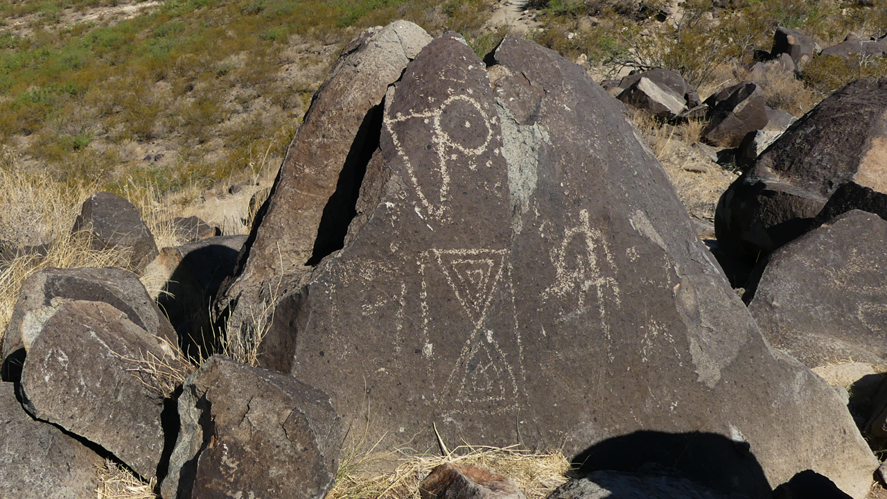 geometric shape petroglyph